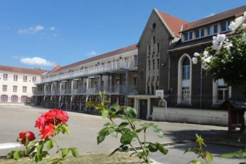 Batiment lycée Poullart des Places